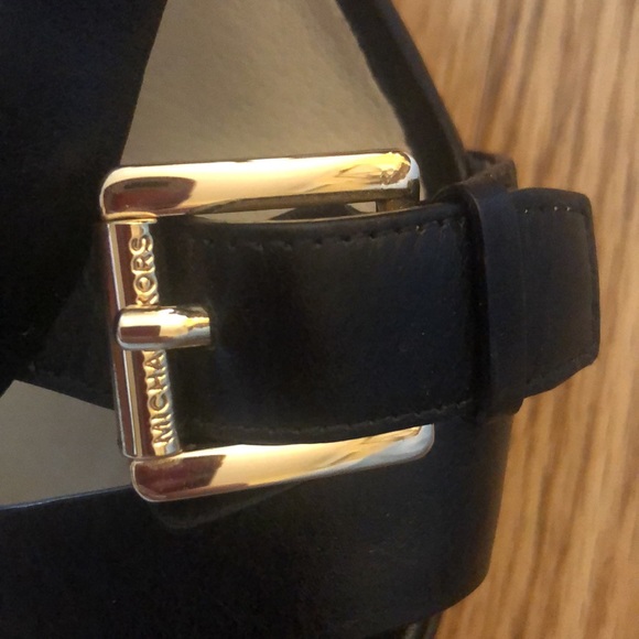 MICHAELS KORS HEALS - Picture 2 of 8